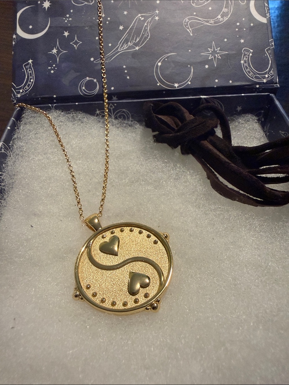 Jane Win Balance JW Original Gold Pendant Coin Necklace NWT - Picture 4 of 7